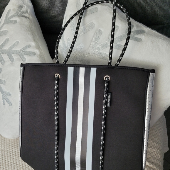 Brand new PRENELOVE large naprene tote and make up bag. 12x15x9 - Picture 2 of 10